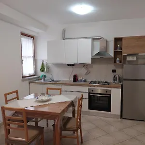 https://casa-aulla.it-tuscanyhotel.com